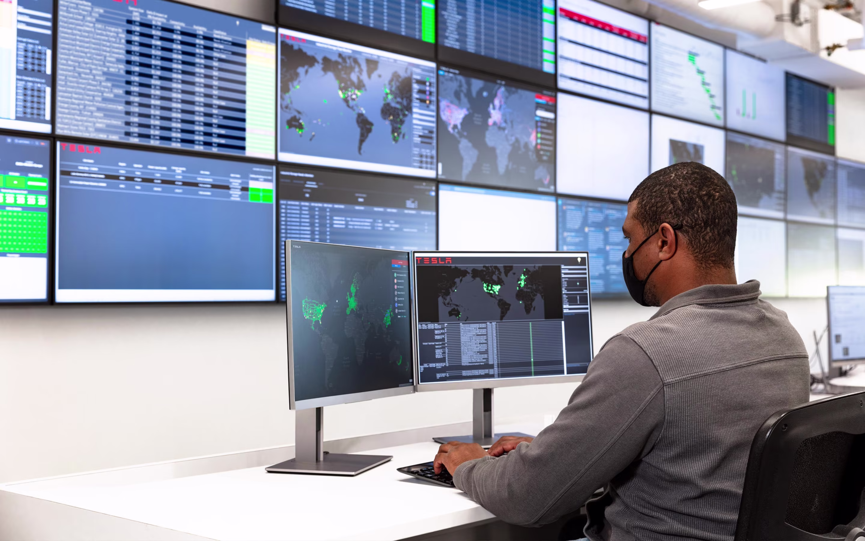 Tesla employee monitoring sites at Network Operations Center